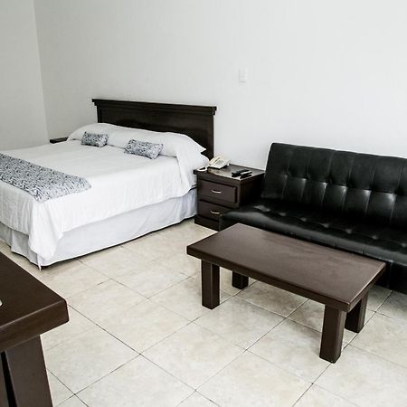 מונטריי Booking Dioh מראה חיצוני תמונה