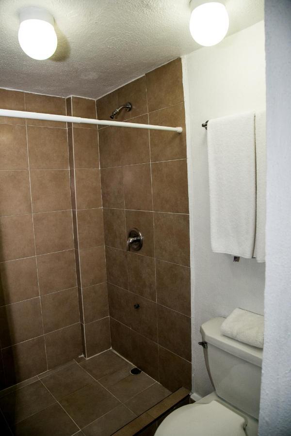 מונטריי Booking Dioh מראה חיצוני תמונה